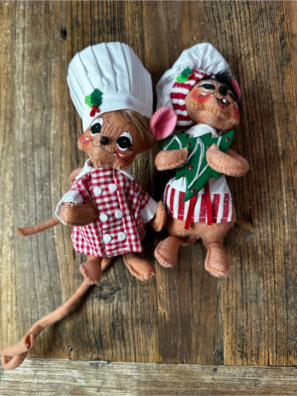 Festive Chef Mouse Holiday Ornaments in Red & White - Picture 5 of 5